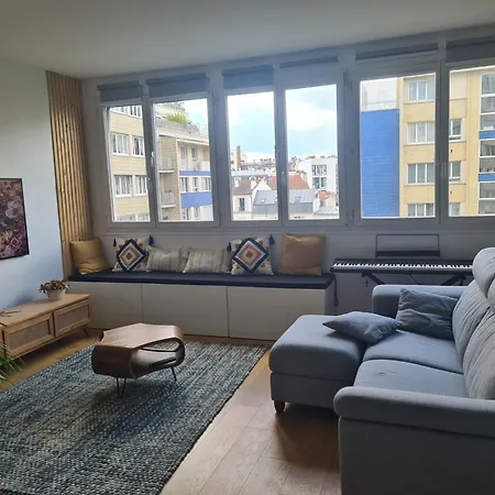 Metro Commerce 75015 Apartment